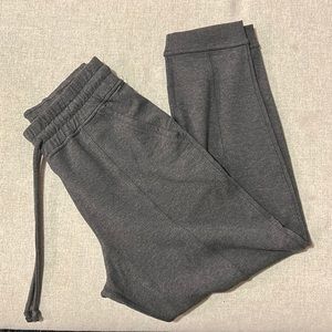 Lululemon jogger, grey, size 6
